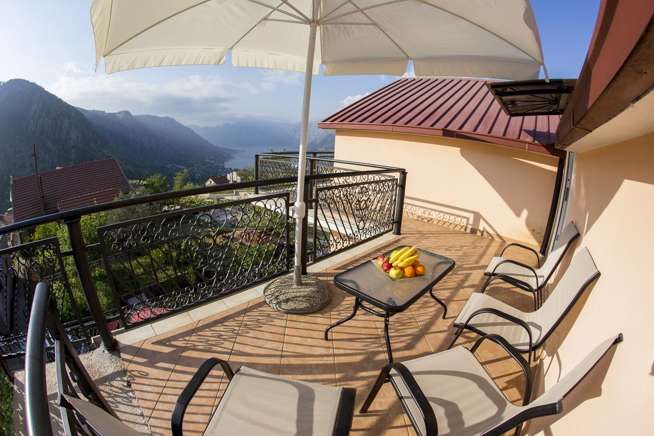 Apartments Golden View Kotor Extérieur photo